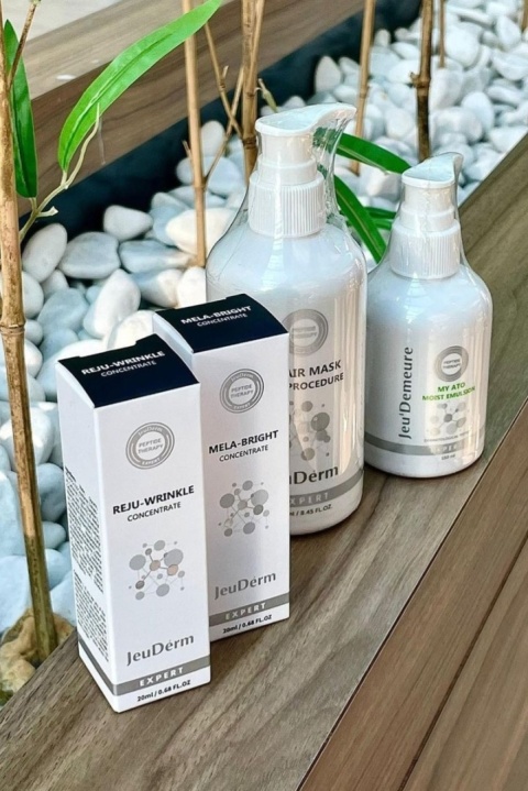 Mela-Bright Concentrate | Sterylny koncentrat rozjaśniający | JeuDerm